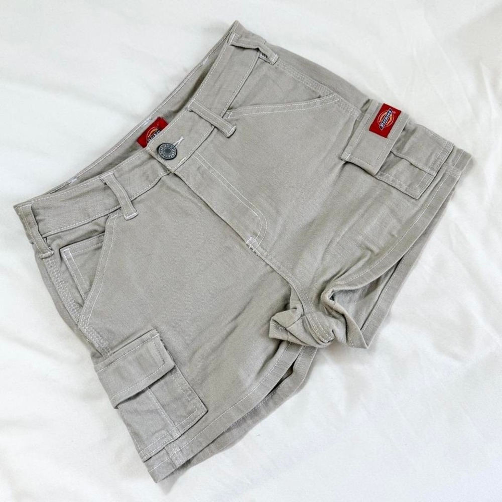 khaki cargo shorts Y2K khaki cargo shorts dickies size 24